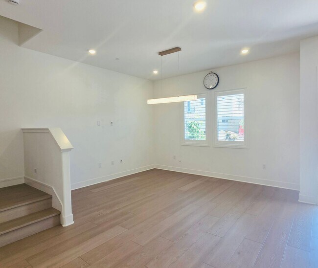 Building Photo - Newly-Buit Home in Great Park