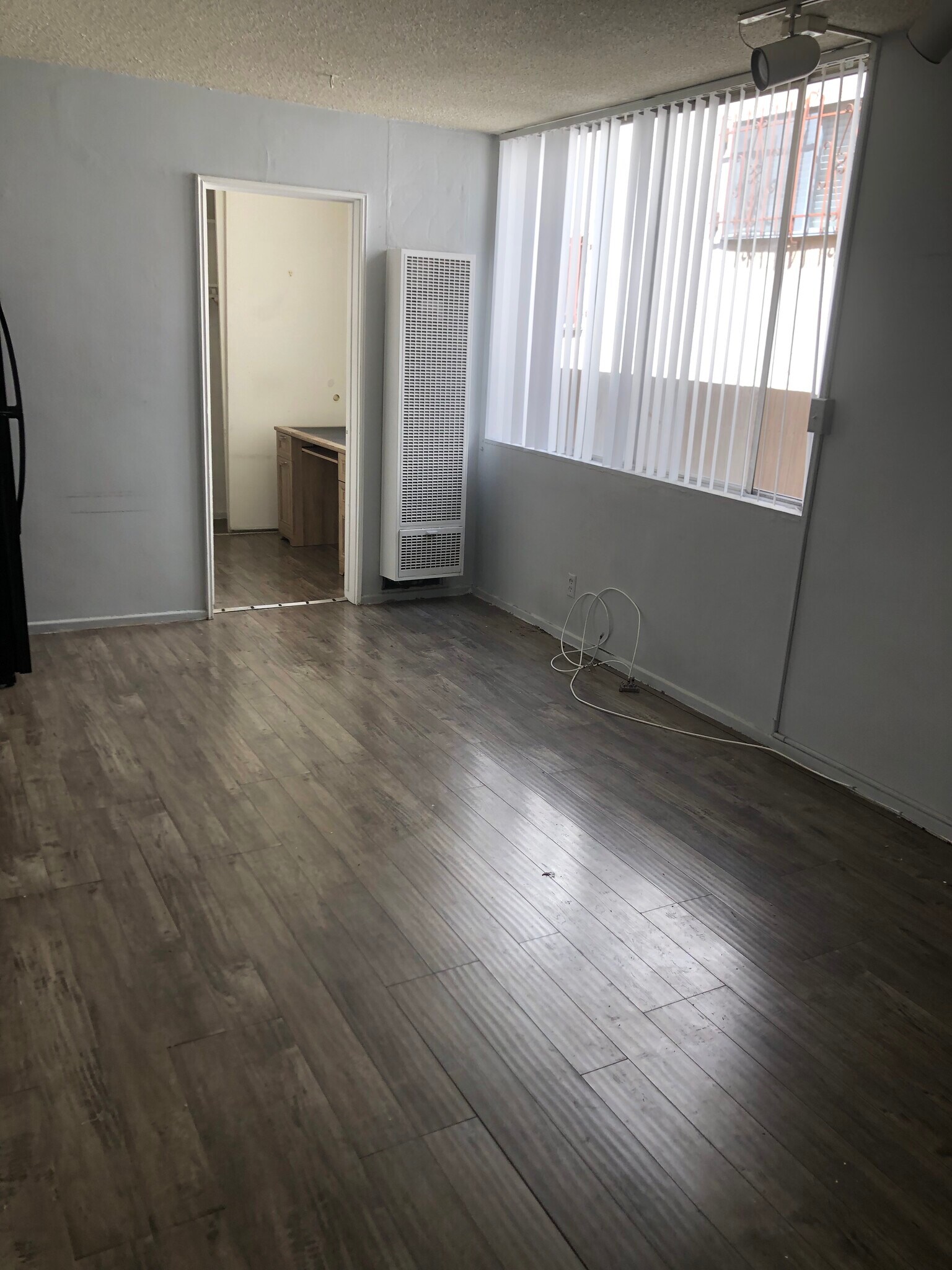 Building Photo - 1326 Armacost Ave