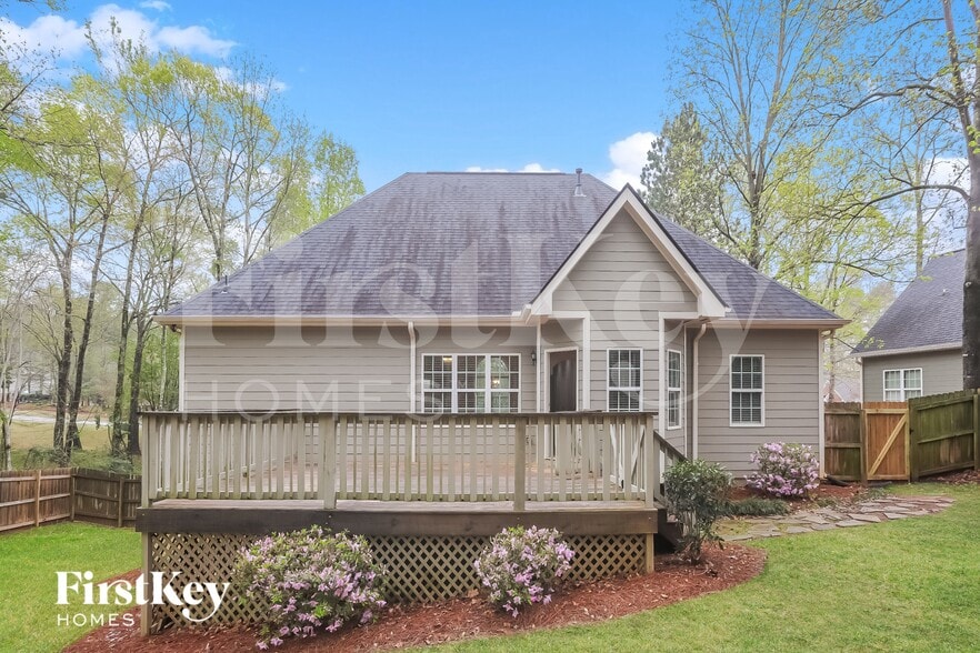 Building Photo - 2570 Serenity St