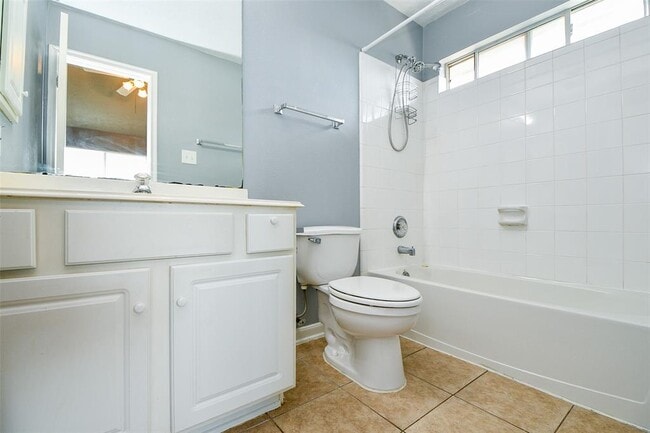 Building Photo - 12823 Dadebrook Ct