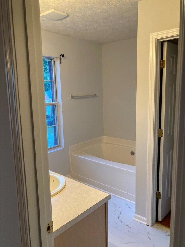 Building Photo - Wind Gate Lane