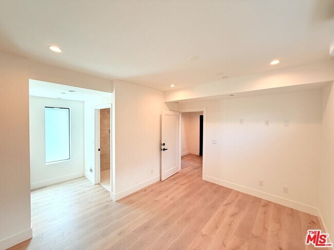 Building Photo - 3414 London St