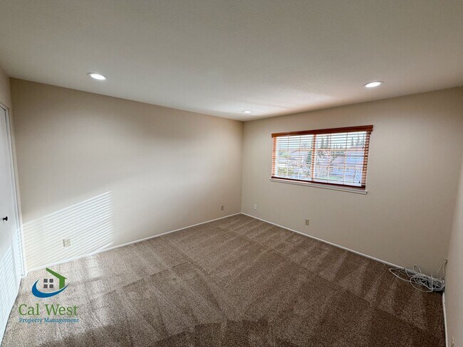 Building Photo - $5095 - Beautiful and Well Maintained South Gilroy Home w/ Salt Water Pool!!