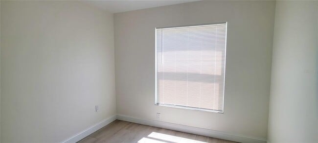 Building Photo - 4018 29th Ave W