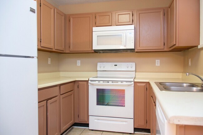 Building Photo - Half off first month rent move in special!