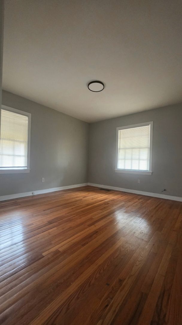 Building Photo - 211 Edison Dr