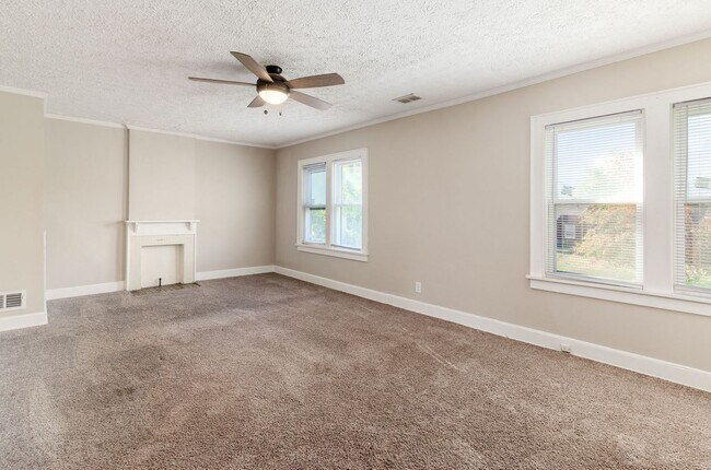 Building Photo - Driving Park Three Bedroom Two-Story