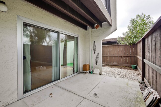 Building Photo - 1760 Halford Ave