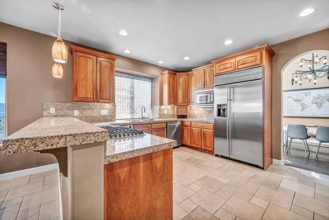 Building Photo - 1520 Taos Ln