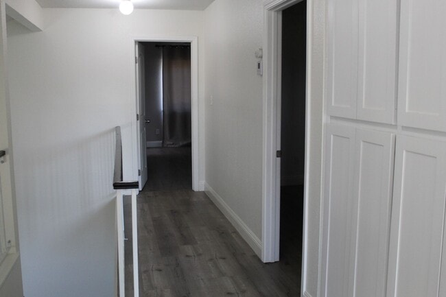 Building Photo - Southwest Bakersfield Home for Rent July