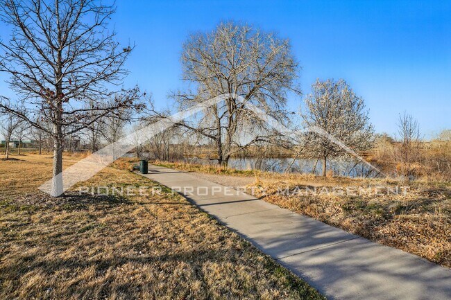 Building Photo - Spacious 3-Bedroom Home with Modern Features and Private Yard