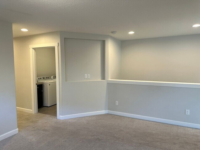 Building Photo - Beautiful 2-Story Home in Mount Vista Neighborhood!