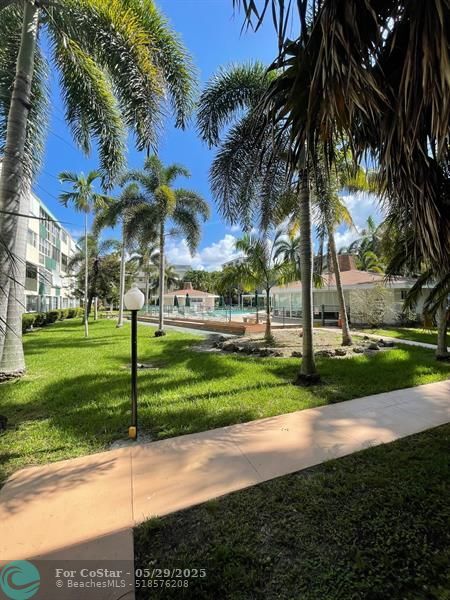Building Photo - 1333 E Hallandale Beach Blvd