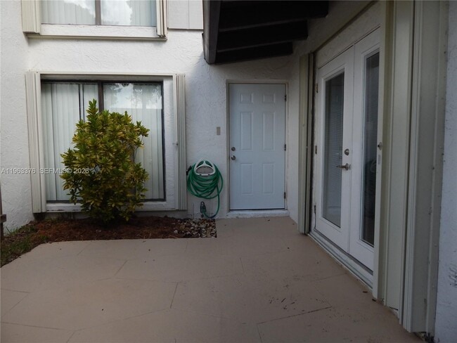 Building Photo - 6959 SW 110th Ct