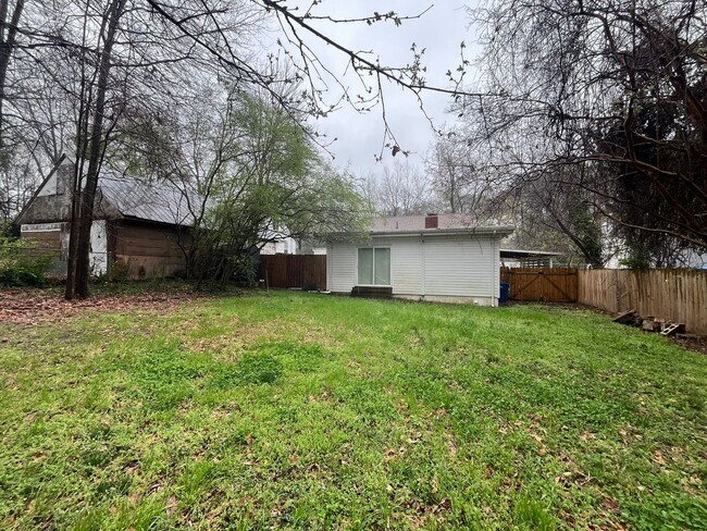 Building Photo - Newly Remodeled 3BD, 2BA Raleigh Home with Fenced Yard in Prime Location Near Downtown Raleigh, N...