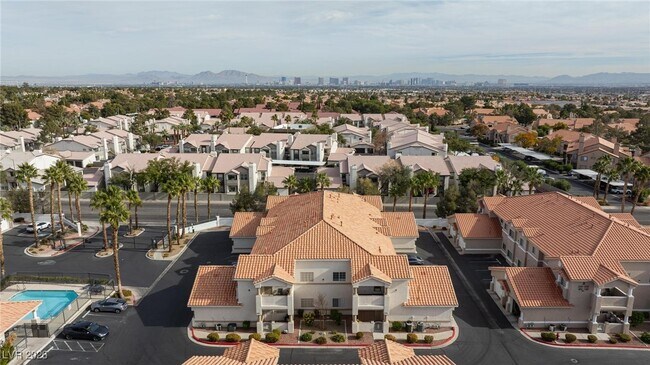 Building Photo - 3327 Erva St