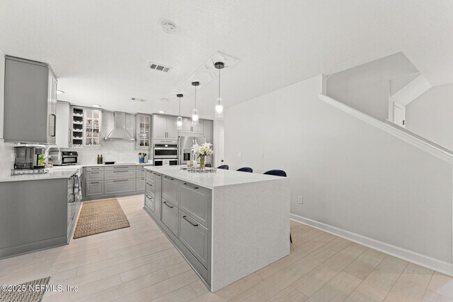 Building Photo - 75309 Ravenwood Dr
