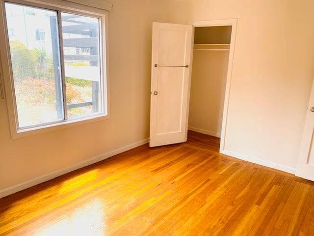 Building Photo - 550 43rd Ave