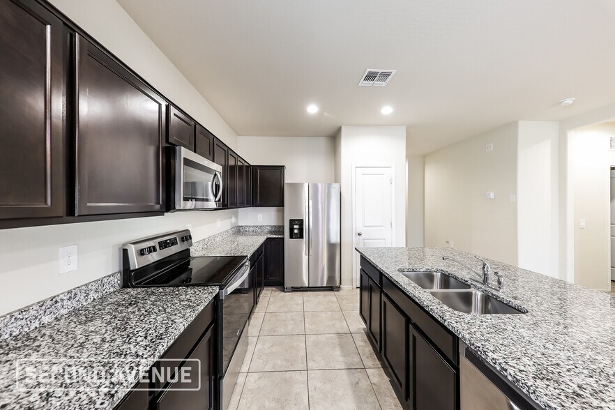 Building Photo - 18363 W Artemisa Ave