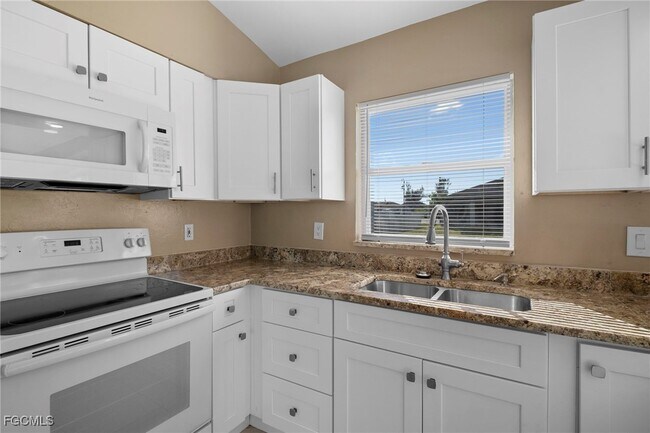 Building Photo - 2230 NW 1st Ave