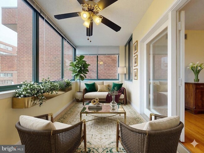 Building Photo - 1045 N Utah St