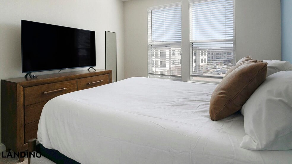 Building Photo - 1800 Central Pine St