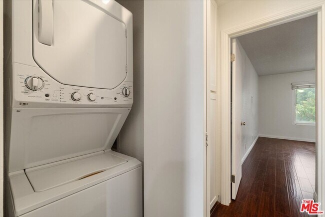 Building Photo - 3802 Dunford Ln