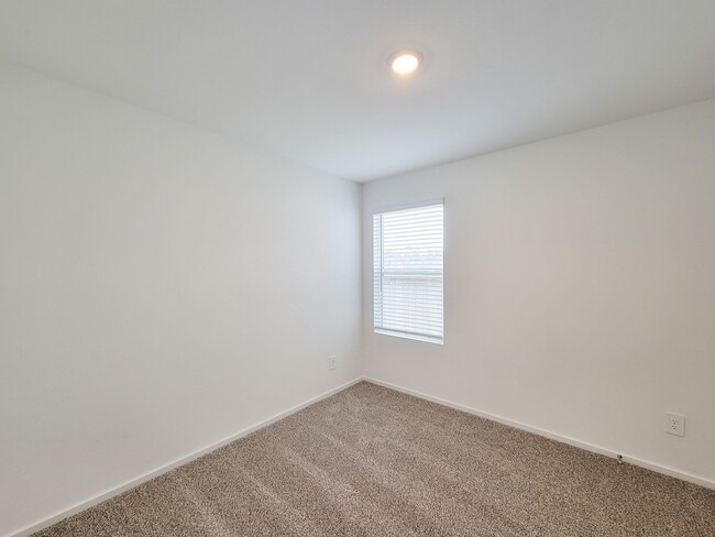 Building Photo - 14316 Leafy Willow Dr