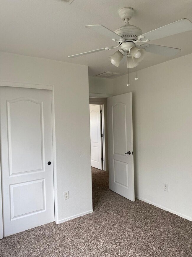 Building Photo - 7805 S Hidden Places Loop