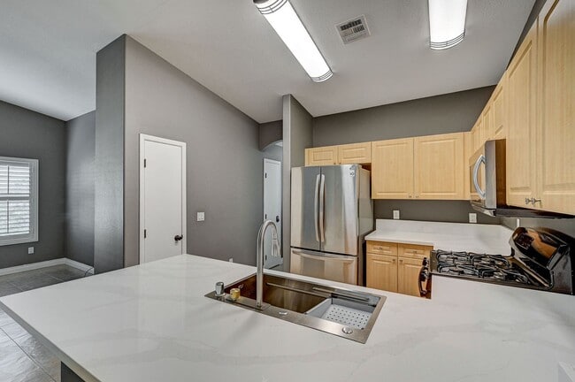 Building Photo - 9333 Leaping Deer Pl