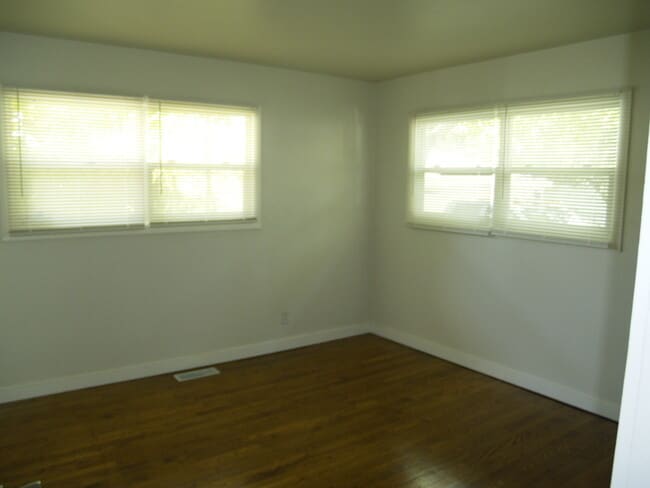 Building Photo - 22431 Strassburg Ave