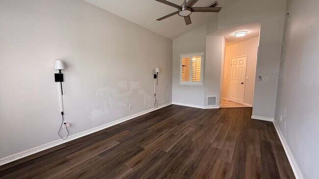 Building Photo - 10049 Perfect Dr