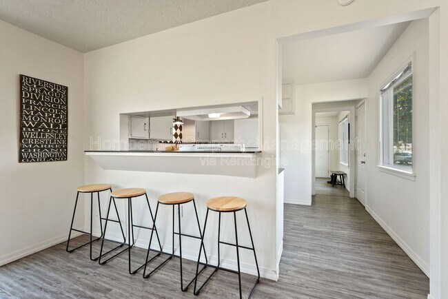 Building Photo - 503 E Joseph Ave