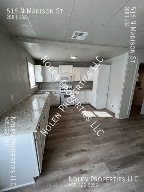 Building Photo - 516 N Madison St