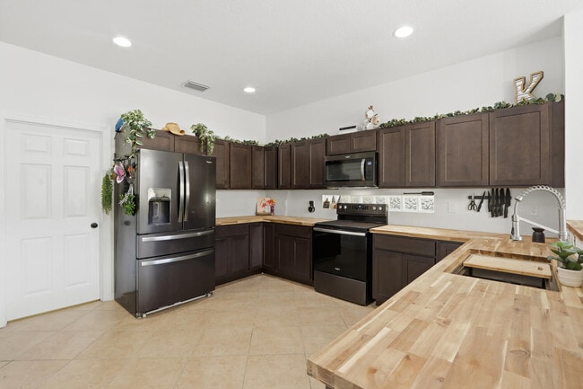 Building Photo - 1085 Center Stone Ln