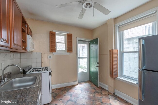 Building Photo - 2719 Folsom St