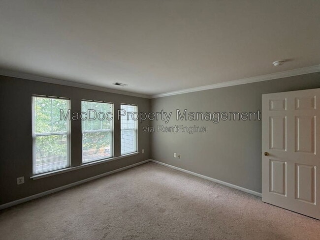 Building Photo - 1404 Graham Dr