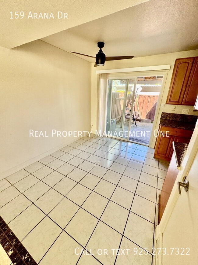 Building Photo - 159 Arana Dr