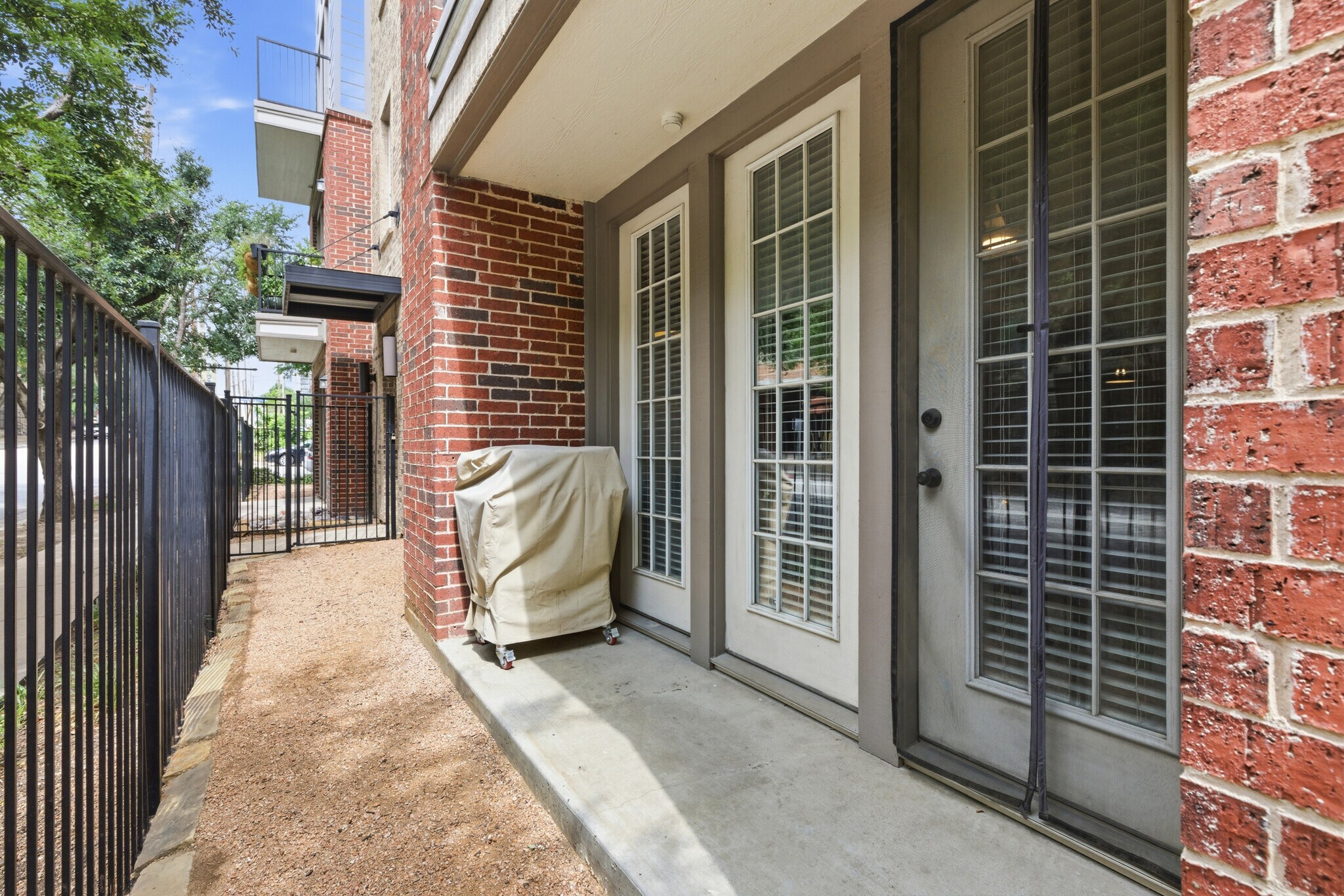 Building Photo - 1020 Texas St