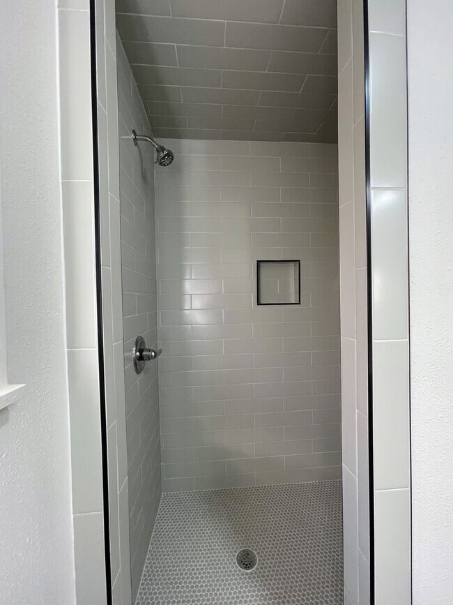 Building Photo - Cozy?Charm Meets Modern Luxury – Your Perfect Lamesa Retreat!