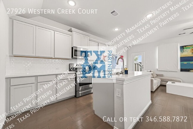 Building Photo - 27926 Western Crk Ct