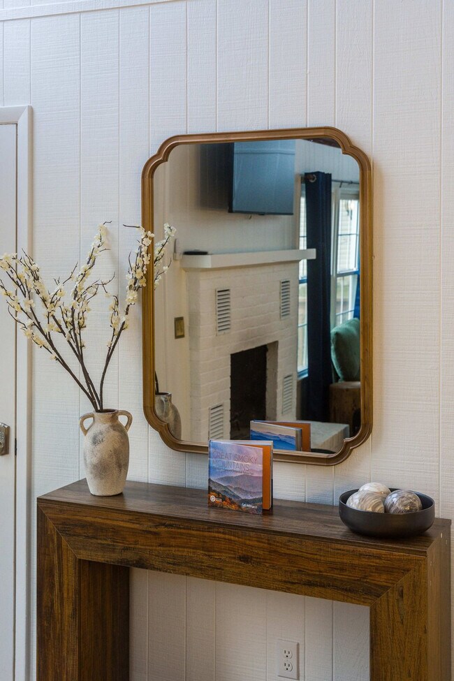 Building Photo - 2964 Hopkins Dr