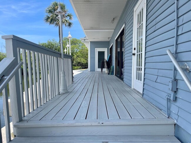 Building Photo - 400 N Hwy A1A