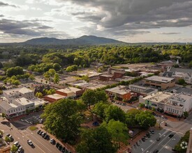 Building Photo - Stylish Renovated Apartments In Marietta