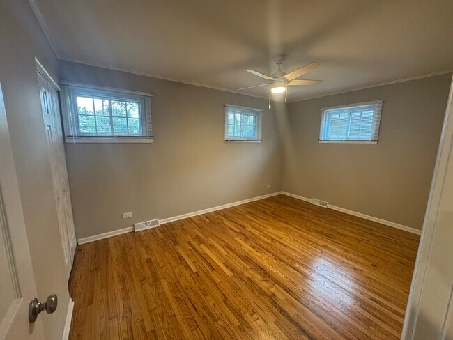 Building Photo - 1421 N Wilke Rd