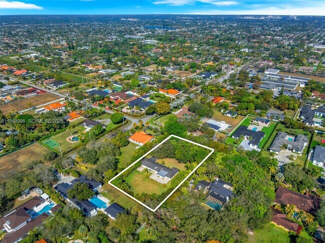 Building Photo - 10110 SW 66th St