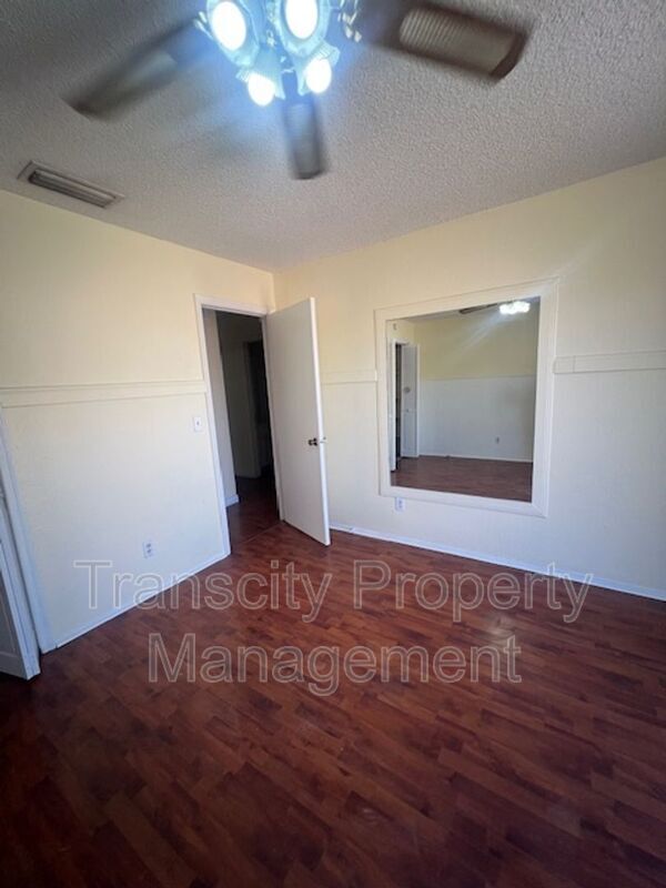 Building Photo - 4714 E Caballero St