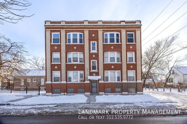 Building Photo - 1843 W 54th St