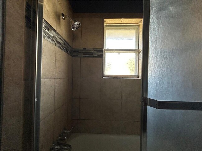 Building Photo - 6905 NW 60th St