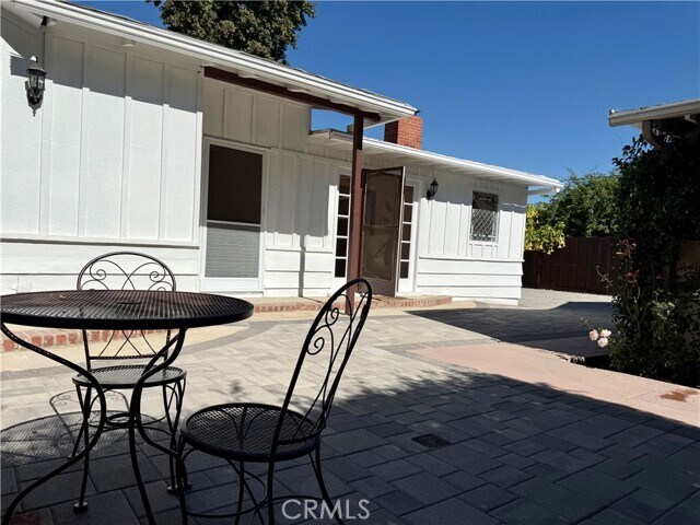 Building Photo - 22346 Burbank Blvd